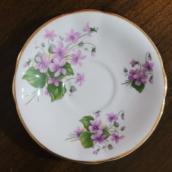 Royal Windsor Fine Bone China Purple Pansies Teacup & Saucer Set England - Picture 2 of 5